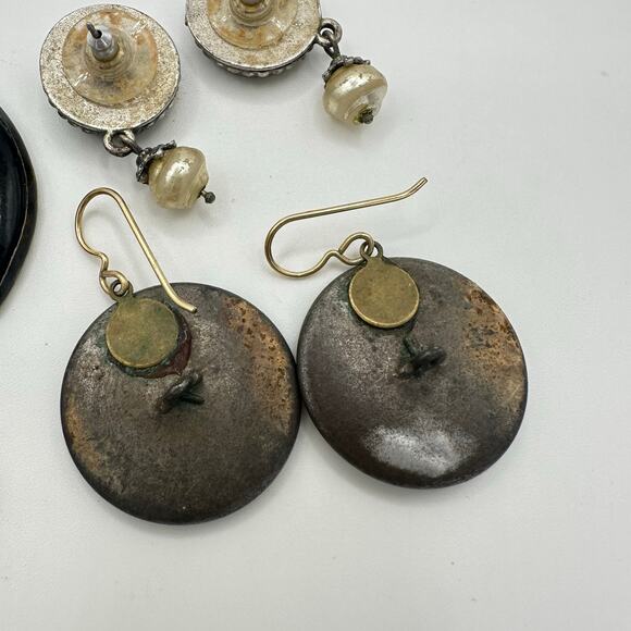 Bundle lot antique Victorian pictorial buttons upcycled brooch 2 pair earrings - Picture 7 of 9